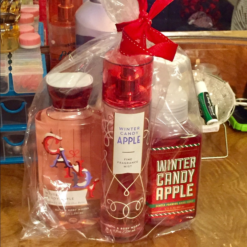 Bath & Body Works Winter Candy Apple set